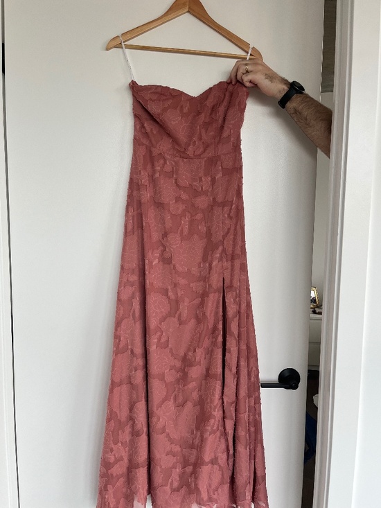 Lulus Dresses & Skirts - Blush party dress
